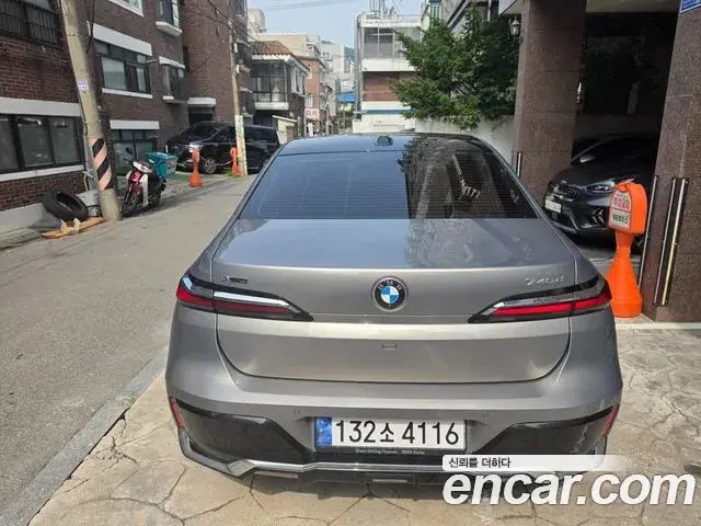 BMW 7 Series 2023 — Photo 4/14