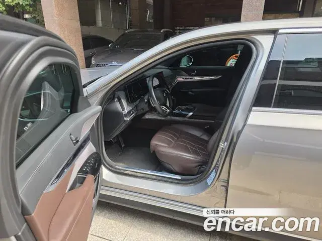 BMW 7 Series 2023 — Photo 9/14