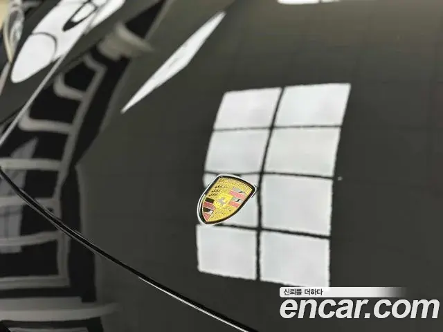 Porsche Taycan 2021 — Photo 9/20