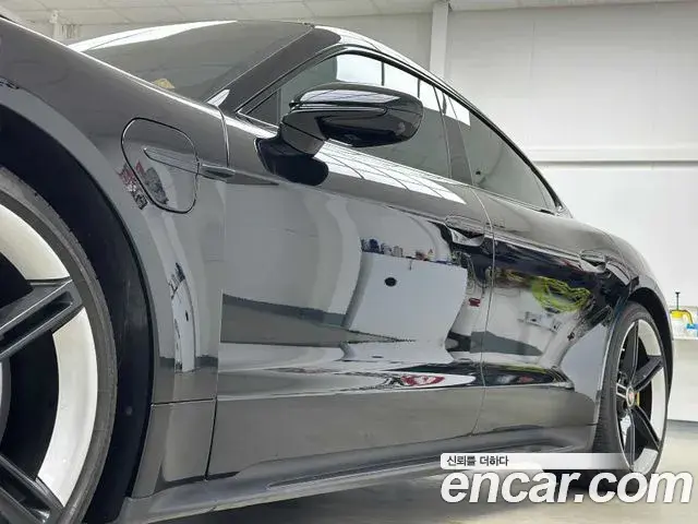 Porsche Taycan 2021 — Photo 10/20