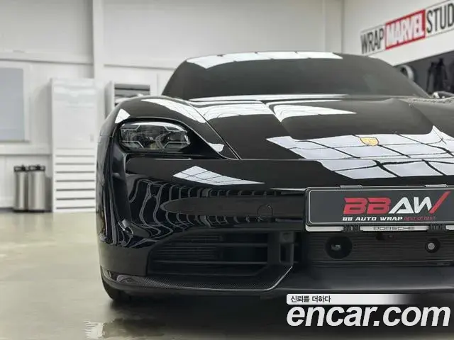 Porsche Taycan 2021 — Photo 11/20