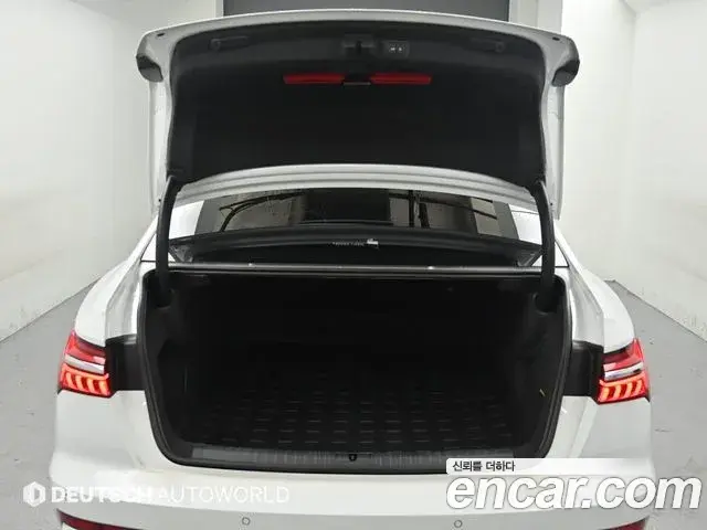 Audi A6 2020 — ფოტო 15/20