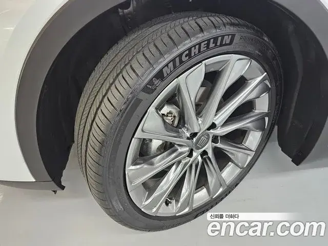Toyota Crown Crossover 2024 — Şəkil 10/19