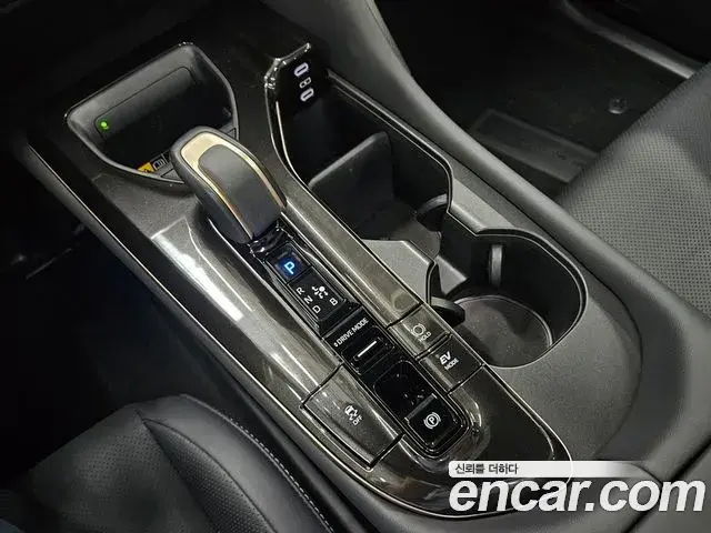 Toyota Crown Crossover 2024 — Şəkil 5/19