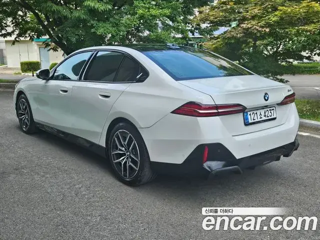 BMW 5 Series 2025 — Şəkil 12/20