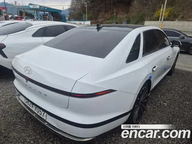 Hyundai Grandeur Hybrid 2022 — Şəkil 10/16