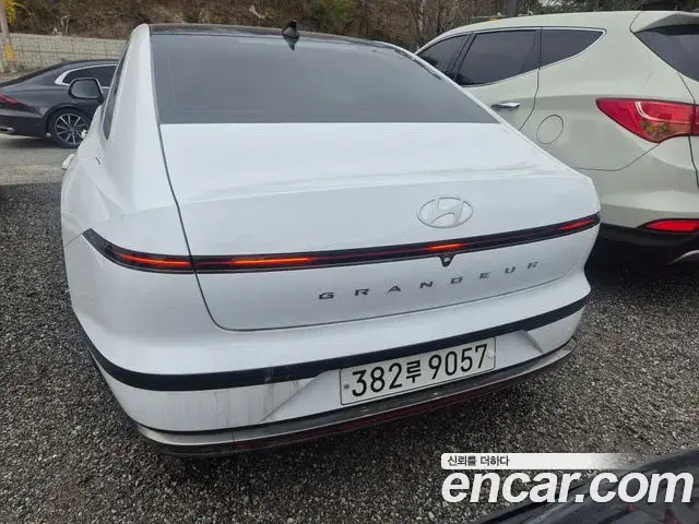 Hyundai Grandeur Hybrid 2022 — Şəkil 2/16