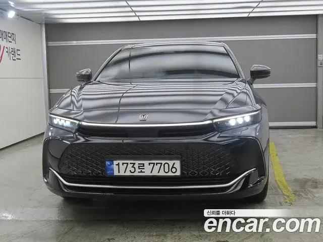 Toyota Crown Crossover 2024 — Photo 16/20