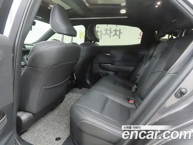 Toyota Crown Crossover 2024 — Photo 3/20