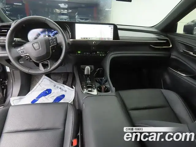 Toyota Crown Crossover 2024 — Photo 12/20