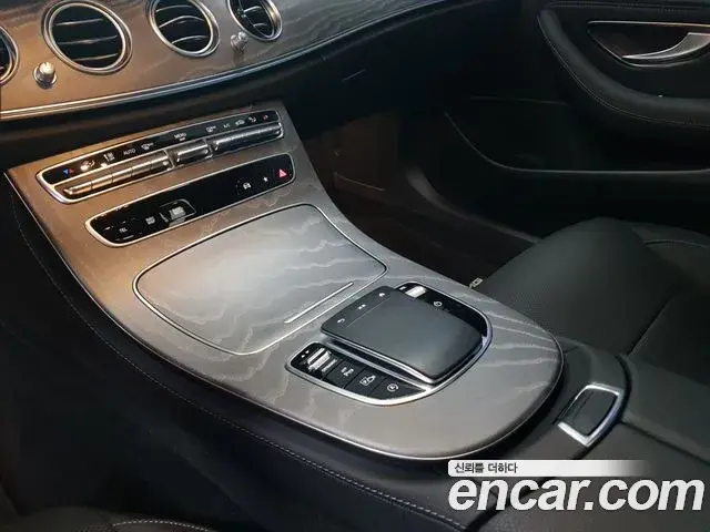 Mercedes-Benz E-Class 2022 — Şəkil 16/18