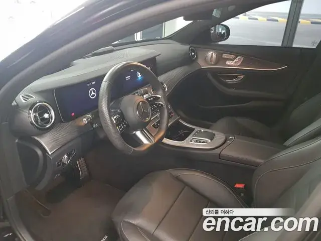 Mercedes-Benz E-Class 2022 — Şəkil 10/18