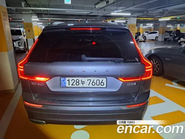 Volvo XC60 2019 — ფოტო 19/20