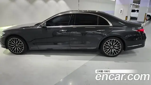 Mercedes-Benz S-Class 2025 — Фото 6/20