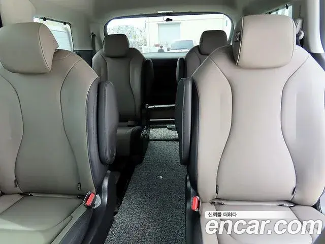 Kia Carnival 2023 — Фото 10/20