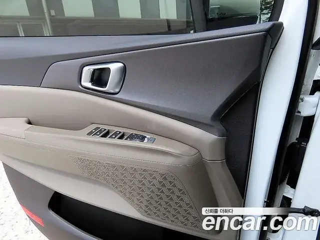 Kia Carnival 2023 — Фото 12/20