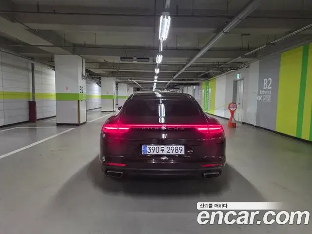 Porsche Panamera 2018 — Photo 20/20