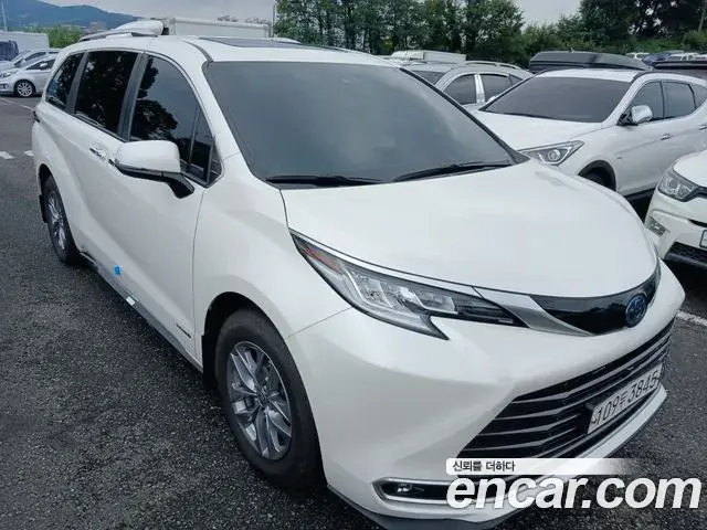 Toyota Sienna 2021 — Şəkil 10/12