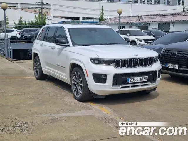 Jeep Grand Cherokee 2023 — Фото 2/20