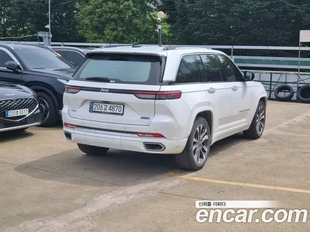 Jeep Grand Cherokee 2023 — Фото 3/20