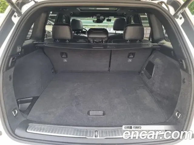 Jeep Grand Cherokee 2023 — Фото 16/20