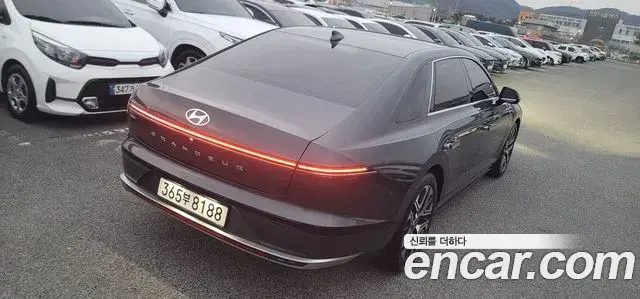 Hyundai Grandeur 2023 — Photo 1/18