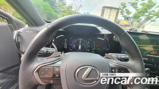 Lexus NX450h+ 2025 — Şəkil 9/17