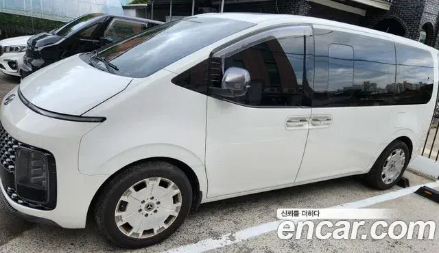 Hyundai Staria 2021 — ფოტო 5/10