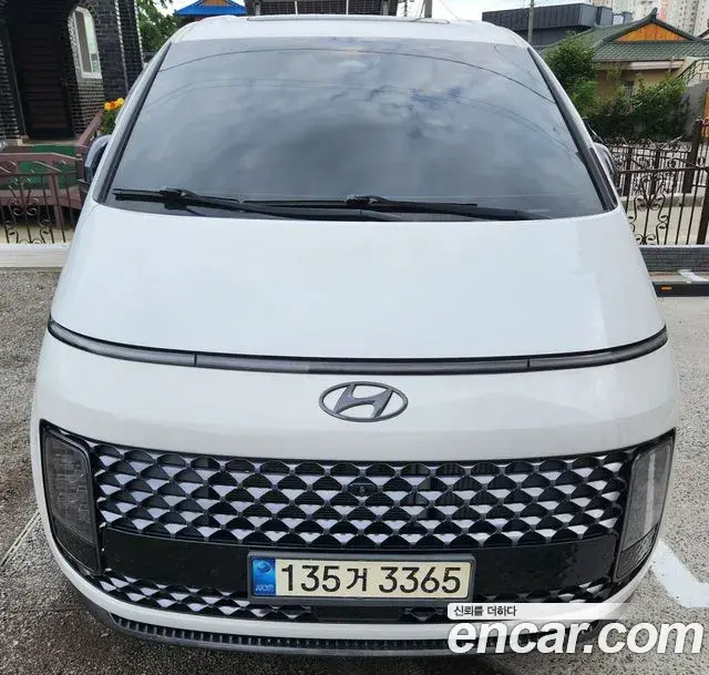 Hyundai Staria 2021 — ფოტო 9/10
