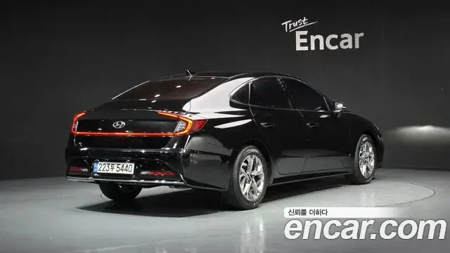 Hyundai Sonata Hybrid 2021 — Photo 19/30