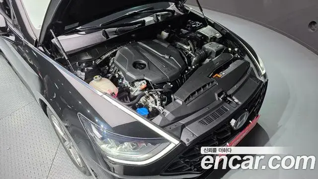 Hyundai Sonata Hybrid 2021 — Photo 2/30
