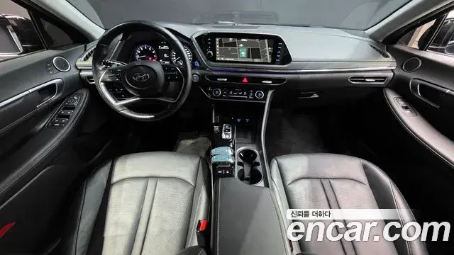 Hyundai Sonata Hybrid 2021 — Photo 16/30