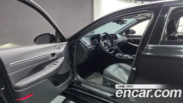 Hyundai Sonata Hybrid 2021 — Photo 5/30