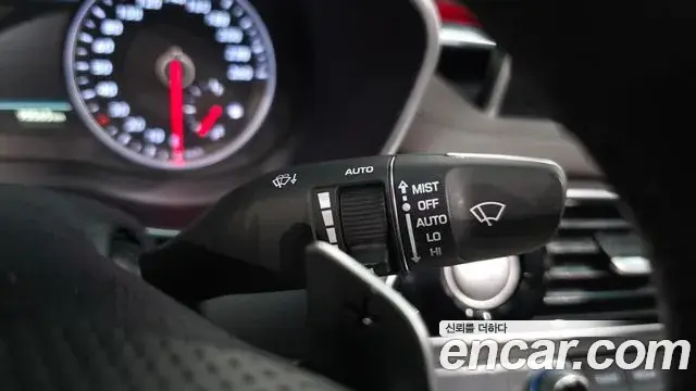 Genesis G70 2018 — Photo 32/35