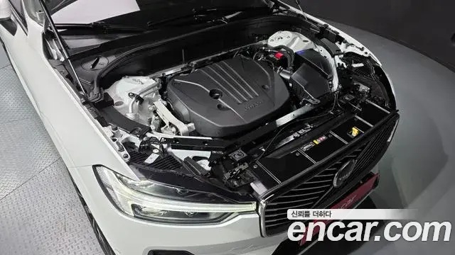 Volvo XC60 2025 — Photo 26/31