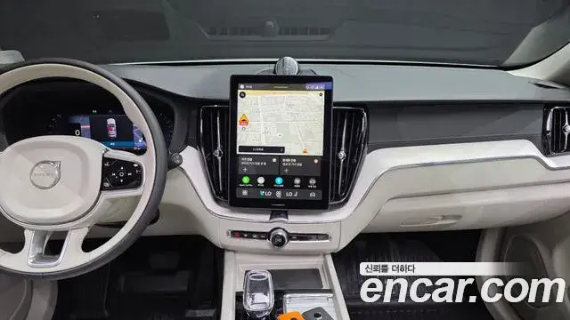 Volvo XC60 2025 — Photo 18/31