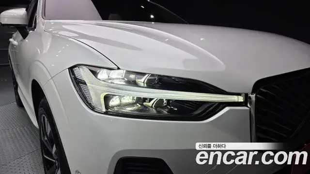 Volvo XC60 2025 — Photo 10/31