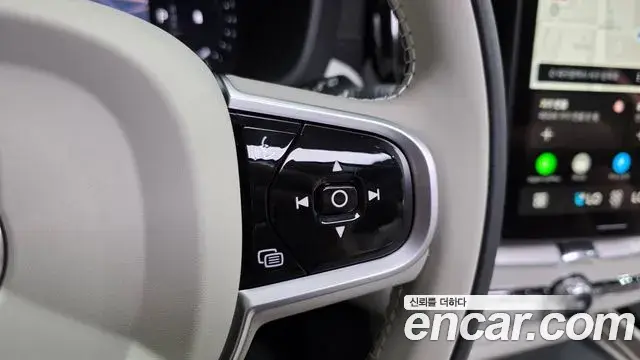 Volvo XC60 2025 — Photo 23/31