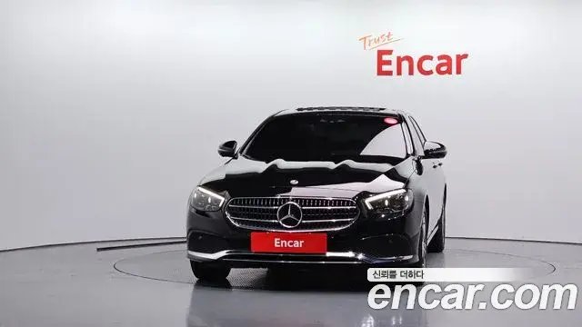 Mercedes-Benz E-Class 2022 — ფოტო 17/34
