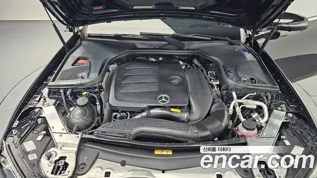 Mercedes-Benz E-Class 2022 — ფოტო 33/34