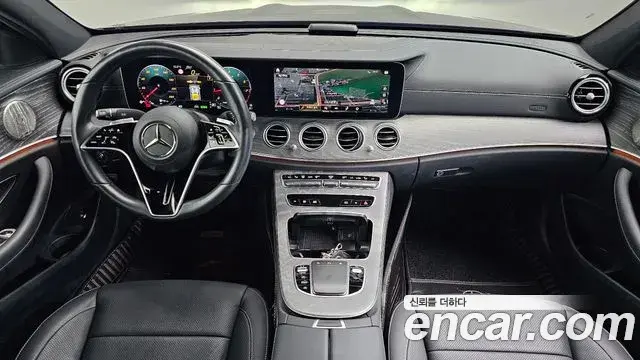 Mercedes-Benz E-Class 2022 — ფოტო 16/34