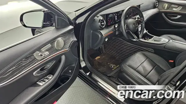 Mercedes-Benz E-Class 2022 — ფოტო 6/34