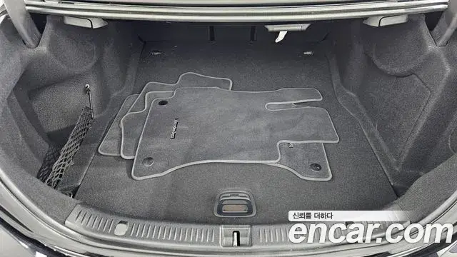 Mercedes-Benz E-Class 2022 — ფოტო 30/34