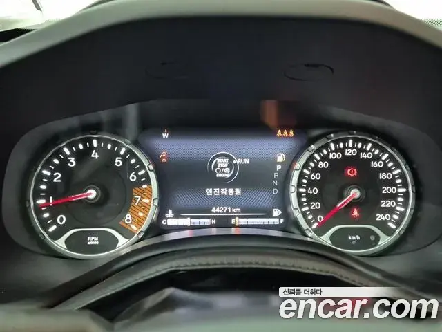 Jeep Renegade 2021 — Şəkil 13/19