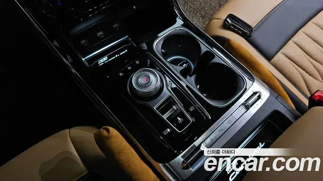 Kia Carnival 2021 — Photo 9/20