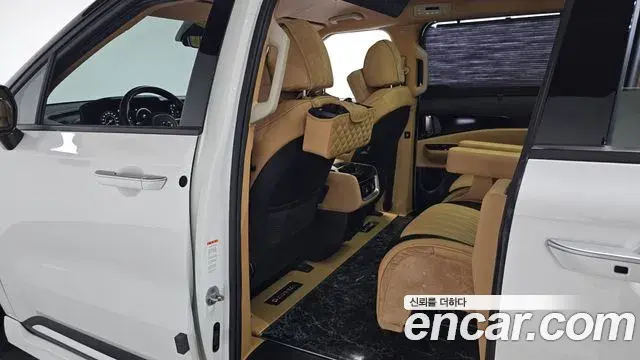 Kia Carnival 2021 — Photo 12/20