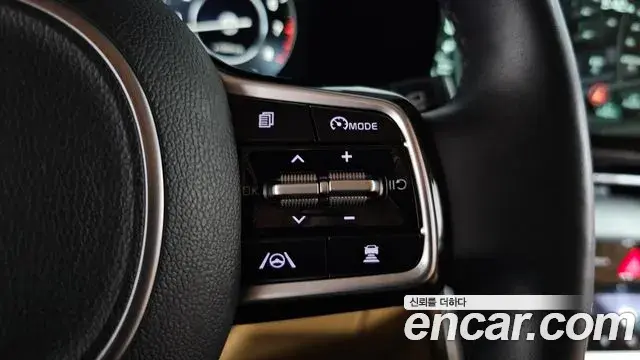 Kia Carnival 2021 — Photo 19/20