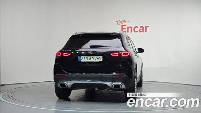Mercedes-Benz GLA-Class 2021 — Фото 4/20
