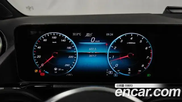 Mercedes-Benz GLA-Class 2021 — Фото 8/20