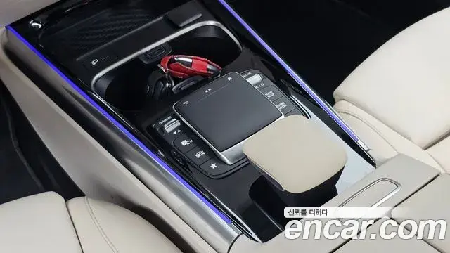Mercedes-Benz GLA-Class 2021 — Фото 19/20
